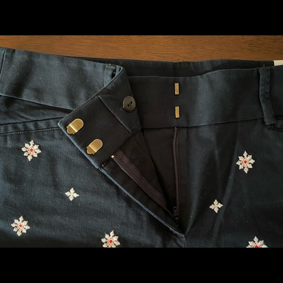 LOFT 4” Seem Shorts - Picture 3 of 5